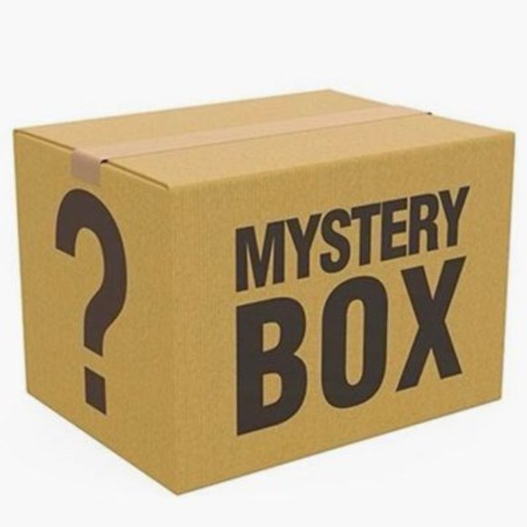 Mystery Box Lot of 7 Pieces NEW WOMEN CLOTHES Department Store - Picture 2 of 5